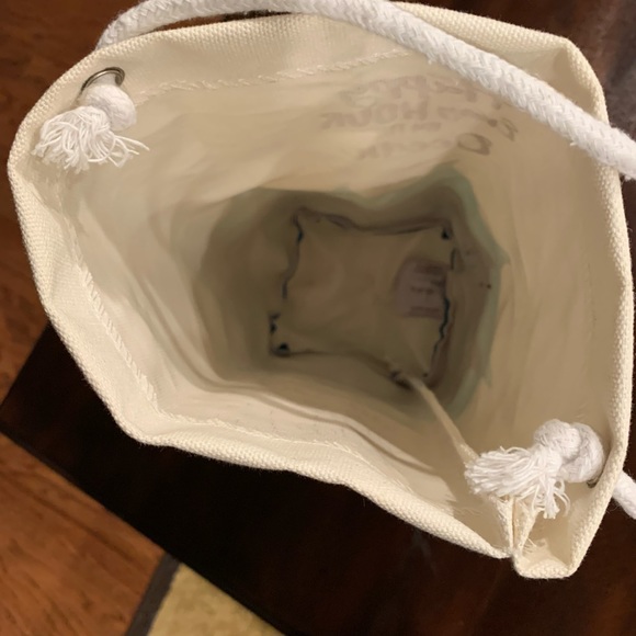 “I Am Happy Every Hour By The Ocean” Wave Wine Tote Gift Bag, New With Tags - Picture 6 of 7